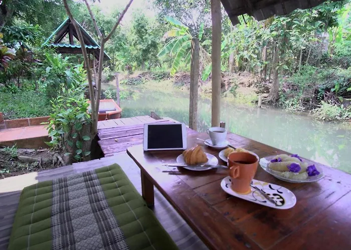 Banmaihom Amphawa 3*